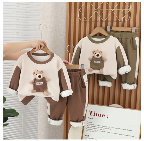 Baby Winter Children's Wear 2023 New Sports Set Cute Cartoon Plush Thickened Sweater Casual Two Piece Set - Image 2